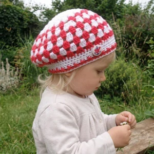 Baret s knoflíkem