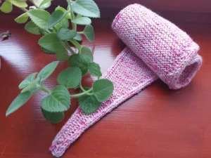 Růžový, vlněný, ručně pletený scarf